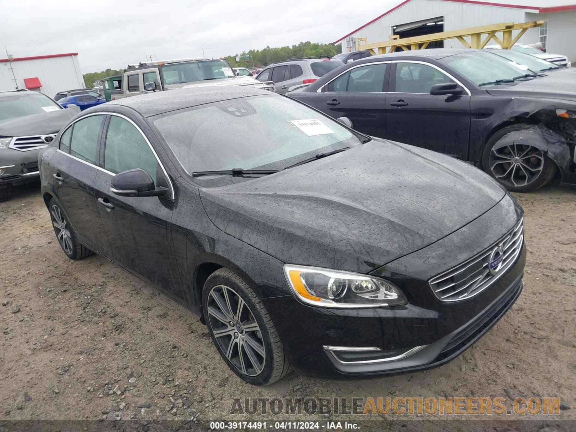 LYV402TMXHB143581 VOLVO S60 INSCRIPTION 2017