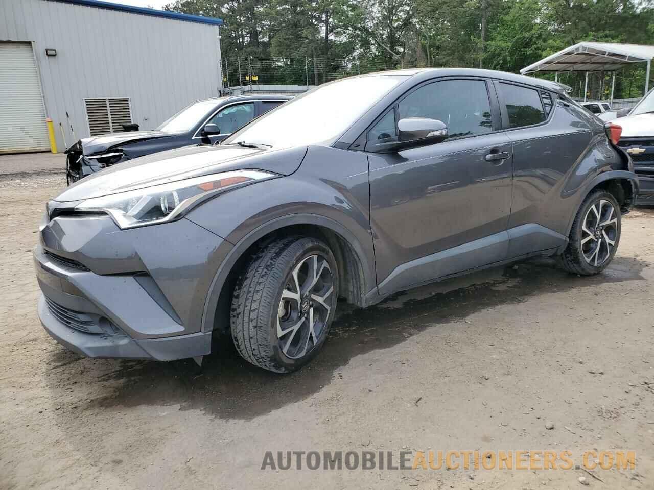 NMTKHMBX0JR037985 TOYOTA C-HR 2018