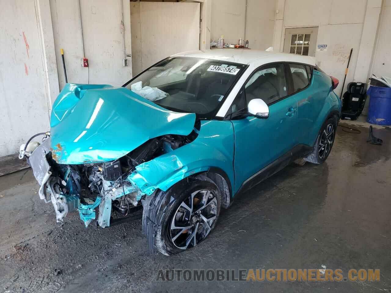 NMTKHMBX0JR061963 TOYOTA C-HR 2018