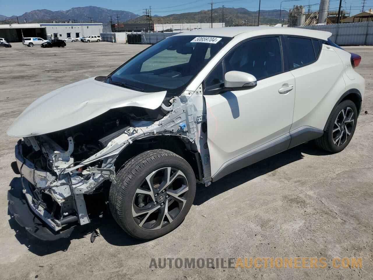 NMTKHMBX4JR030876 TOYOTA C-HR 2018