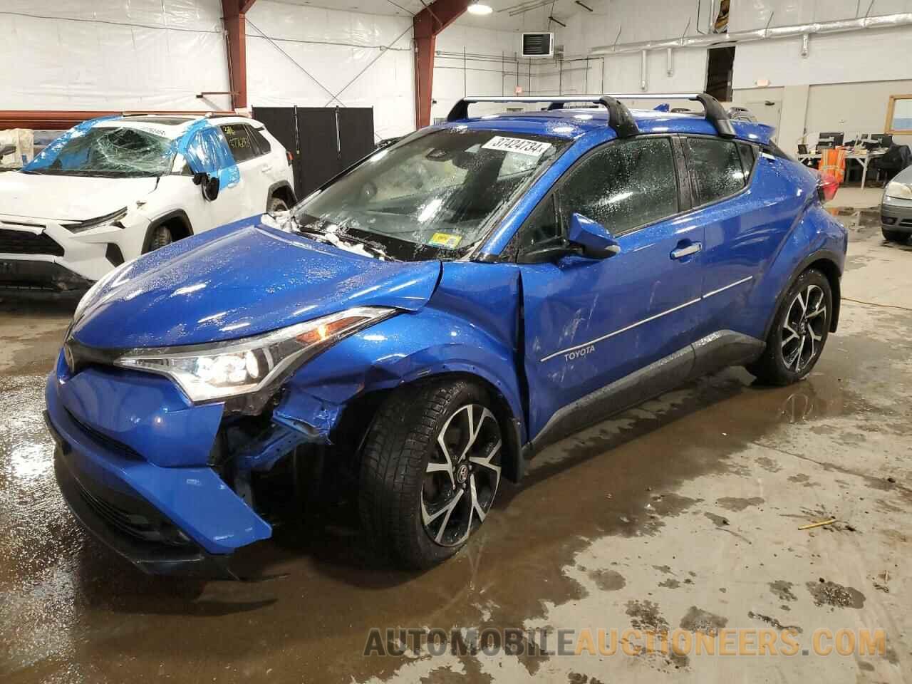 NMTKHMBX4JR037679 TOYOTA C-HR 2018