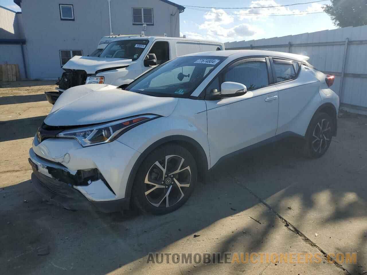 NMTKHMBX4JR049671 TOYOTA C-HR 2018