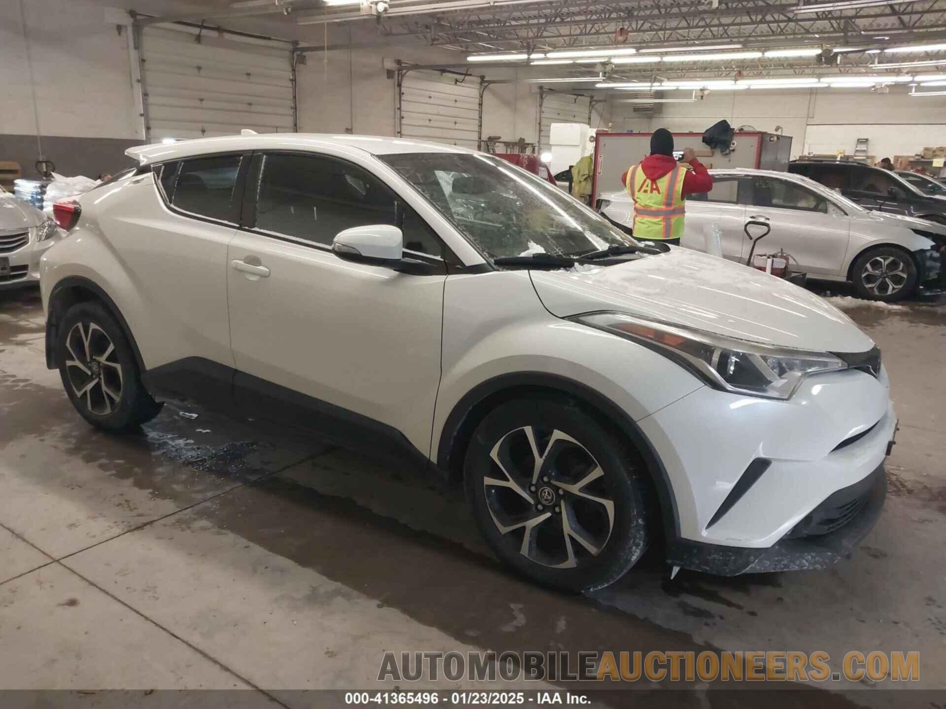 NMTKHMBX6JR049591 TOYOTA C-HR 2018