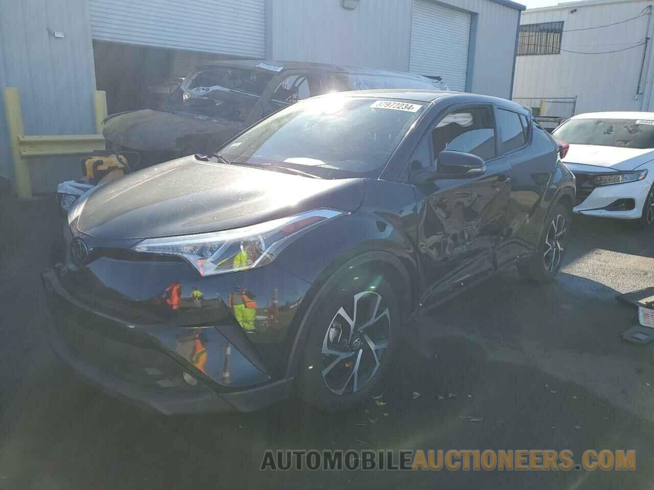 NMTKHMBX7JR039474 TOYOTA C-HR 2018