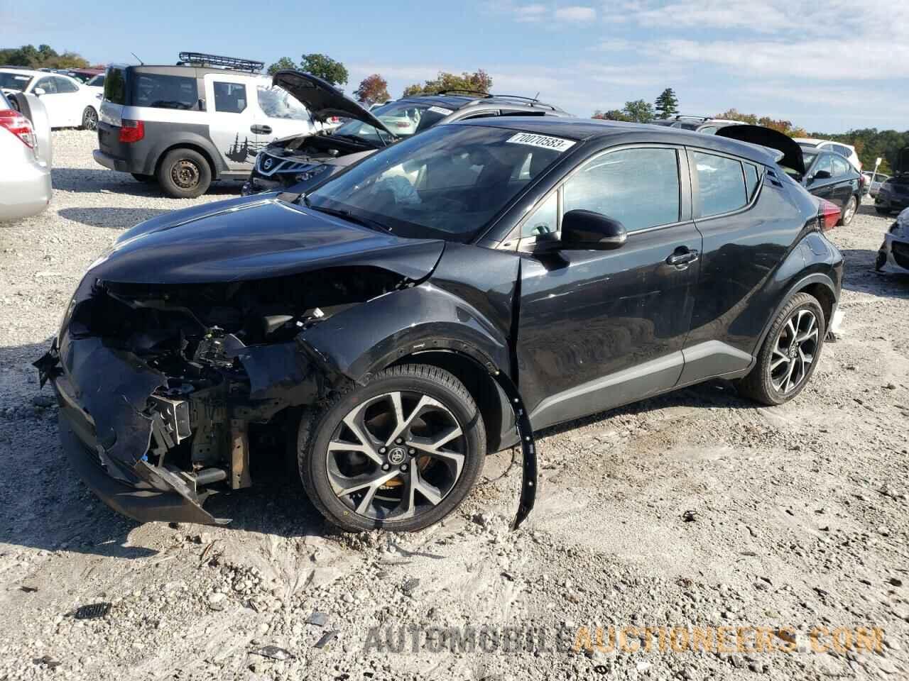 NMTKHMBX8JR010677 TOYOTA C-HR 2018