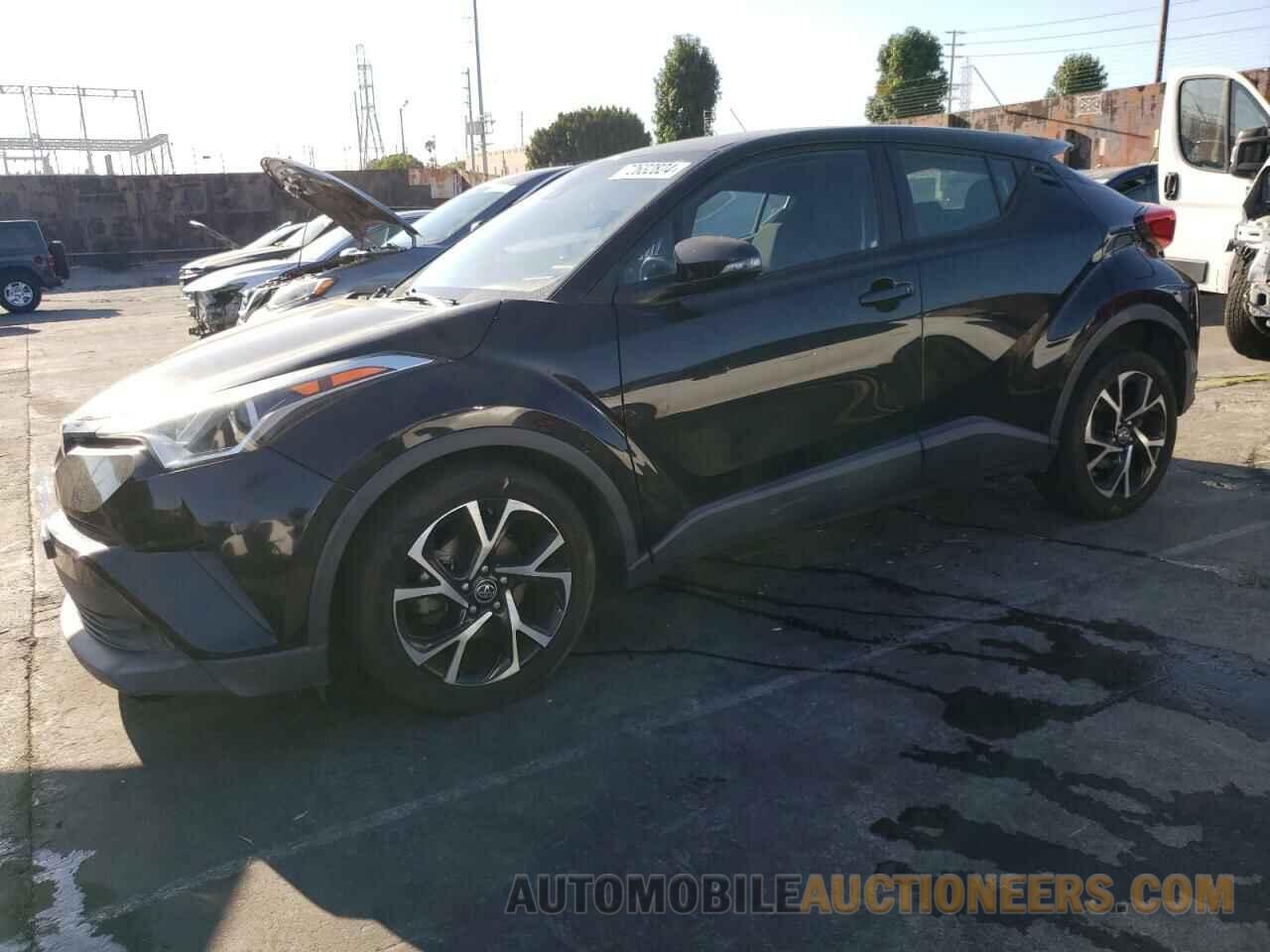 NMTKHMBX8JR016186 TOYOTA C-HR 2018