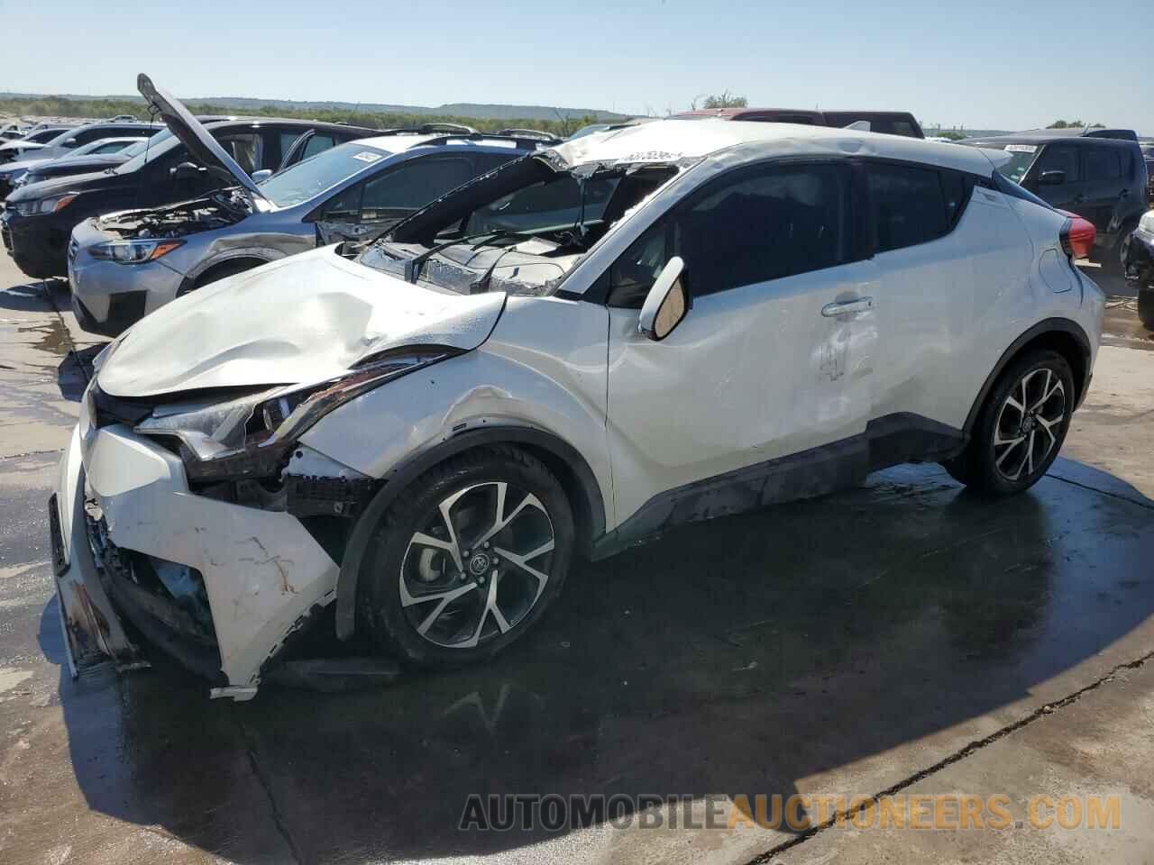 NMTKHMBX8JR027981 TOYOTA C-HR 2018