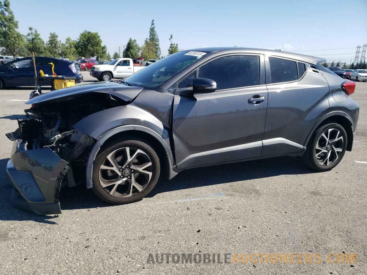 NMTKHMBX8JR037829 TOYOTA C-HR 2018