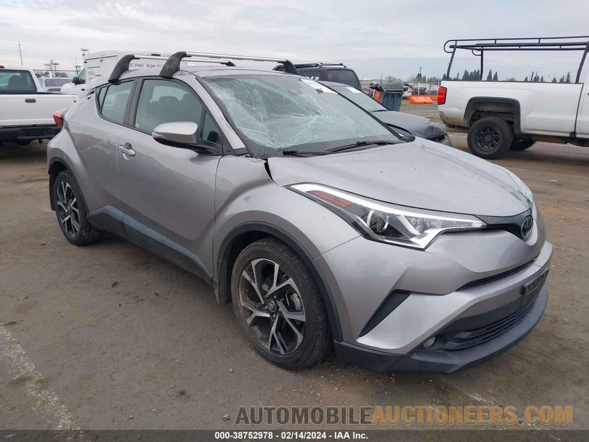 NMTKHMBX8JR039581 TOYOTA C-HR 2018