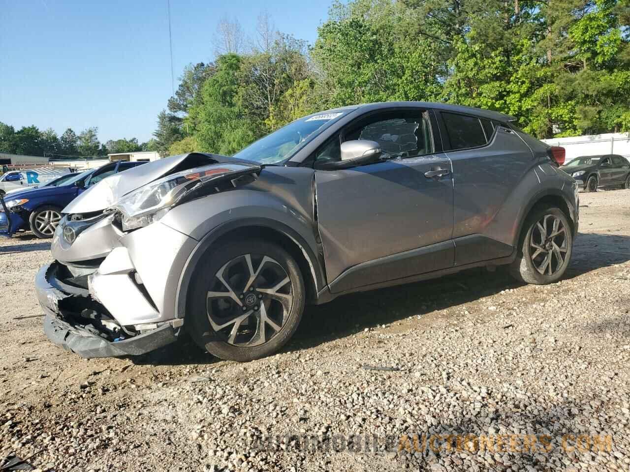 NMTKHMBX8JR040195 TOYOTA C-HR 2018