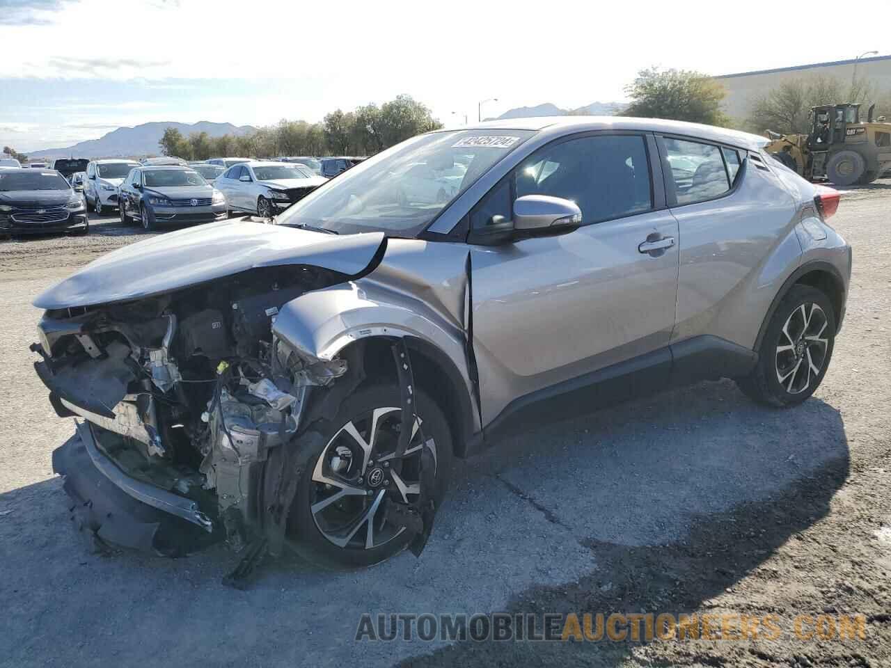 NMTKHMBX9JR005861 TOYOTA C-HR 2018