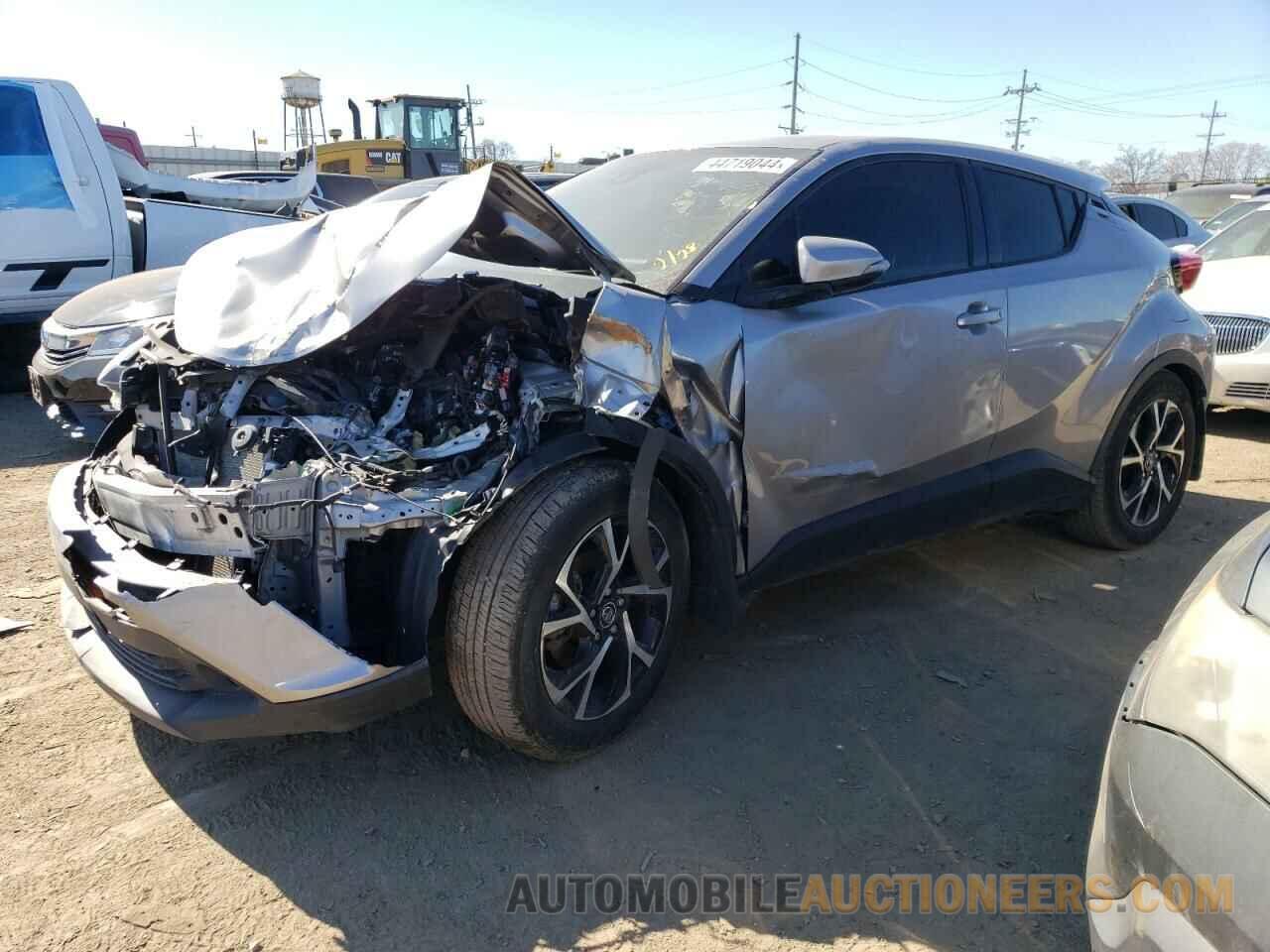 NMTKHMBX9JR006833 TOYOTA C-HR 2018