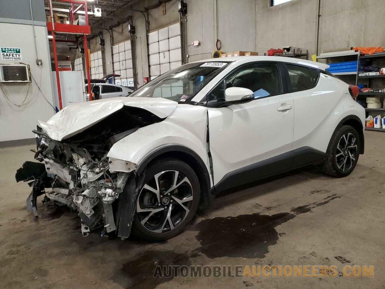 NMTKHMBX9JR019422 TOYOTA C-HR 2018