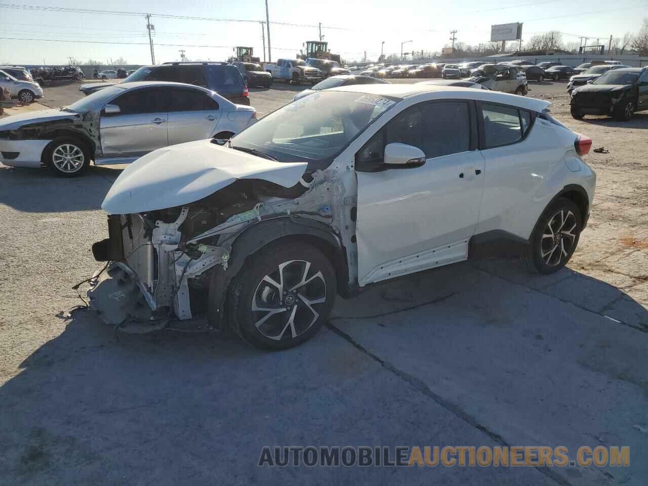 NMTKHMBX9JR028525 TOYOTA C-HR 2018