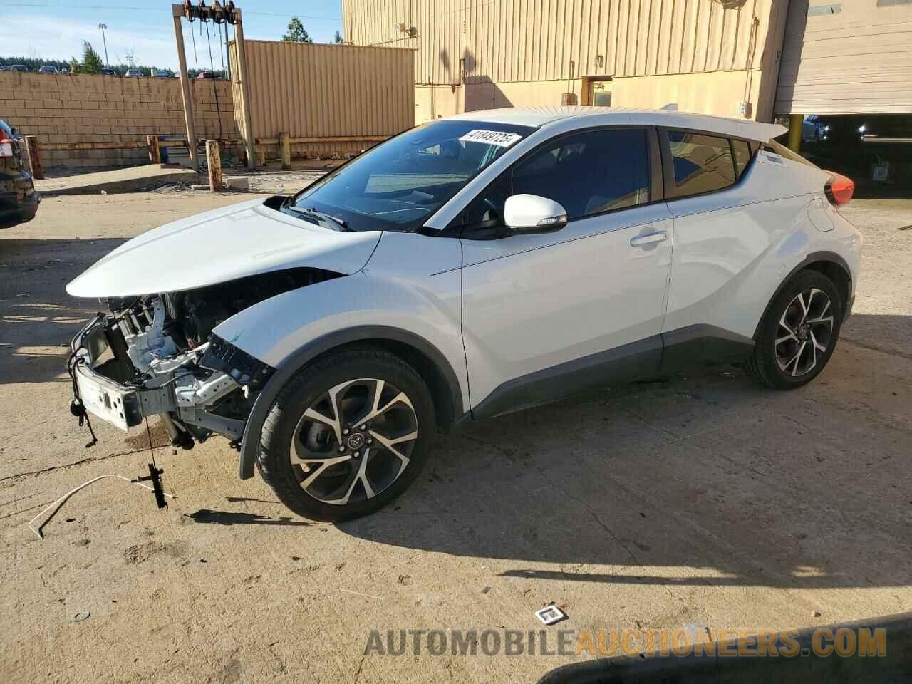 NMTKHMBX9JR031005 TOYOTA C-HR 2018