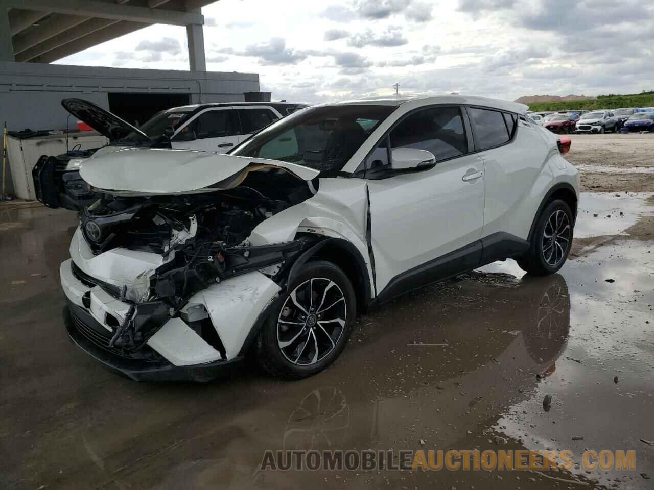 NMTKHMBX9KR097801 TOYOTA C-HR 2019