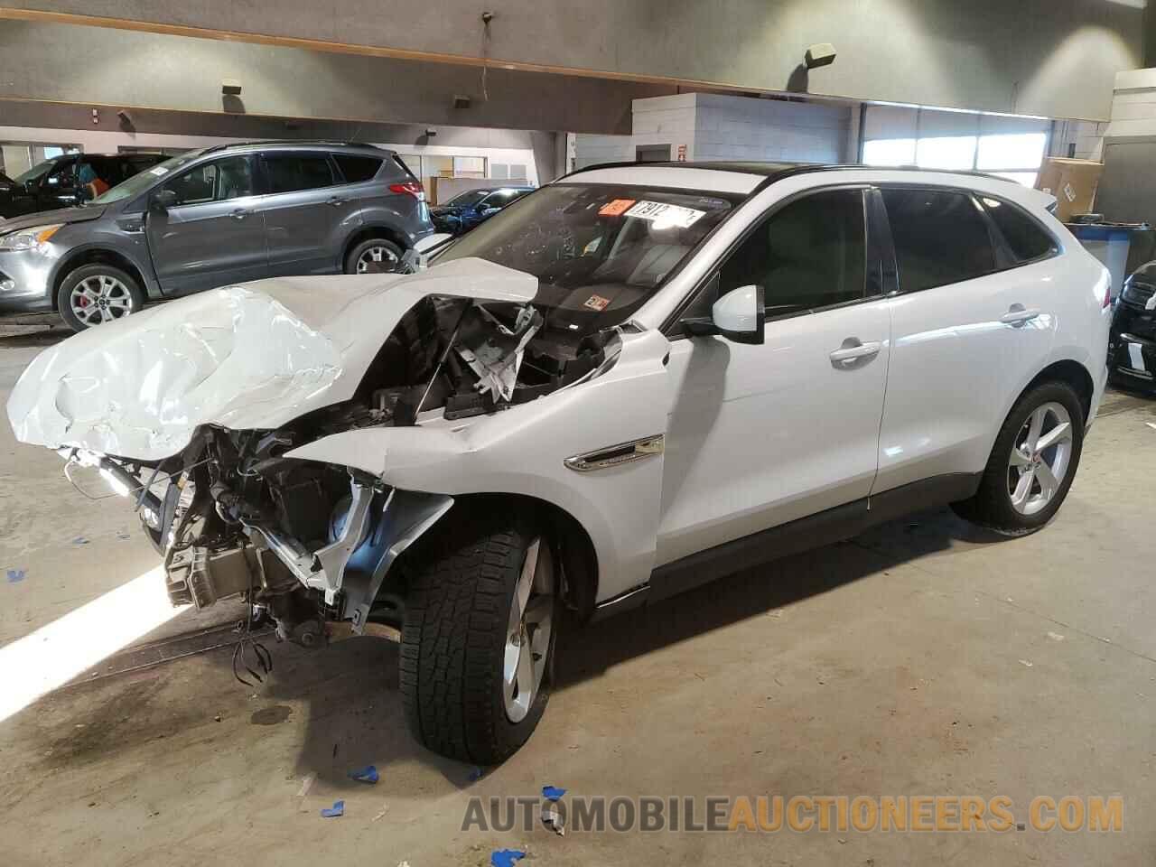 SADCJ2BV0HA091652 JAGUAR F-PACE 2017