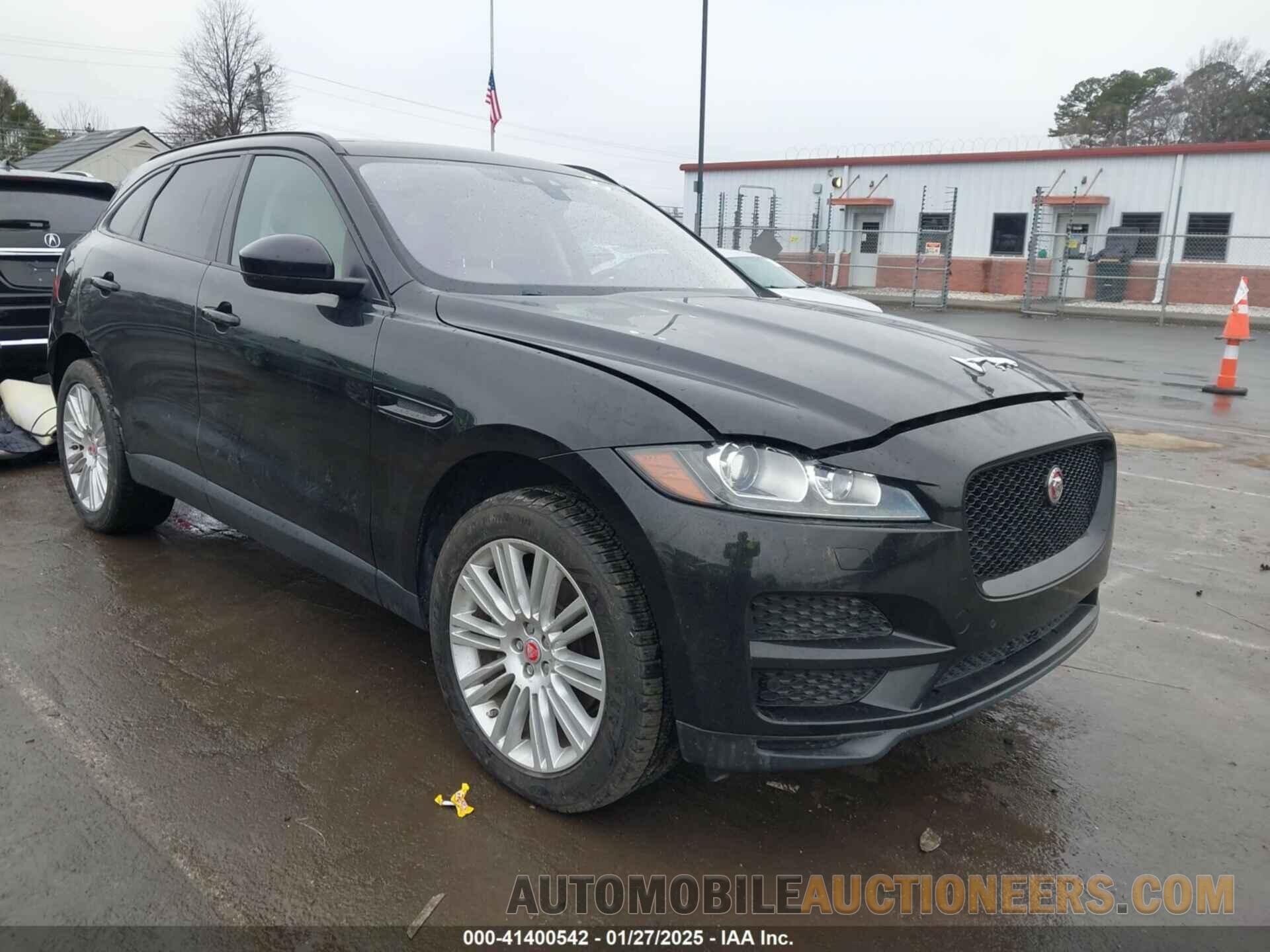 SADCJ2BV0HA493669 JAGUAR F-PACE 2017