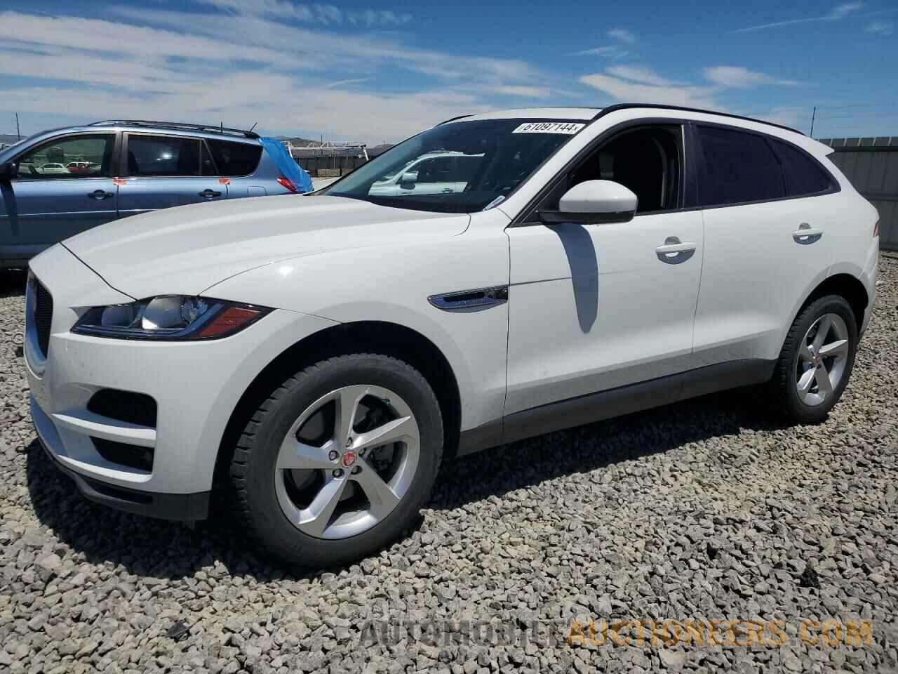 SADCJ2BV3HA495822 JAGUAR F-PACE 2017