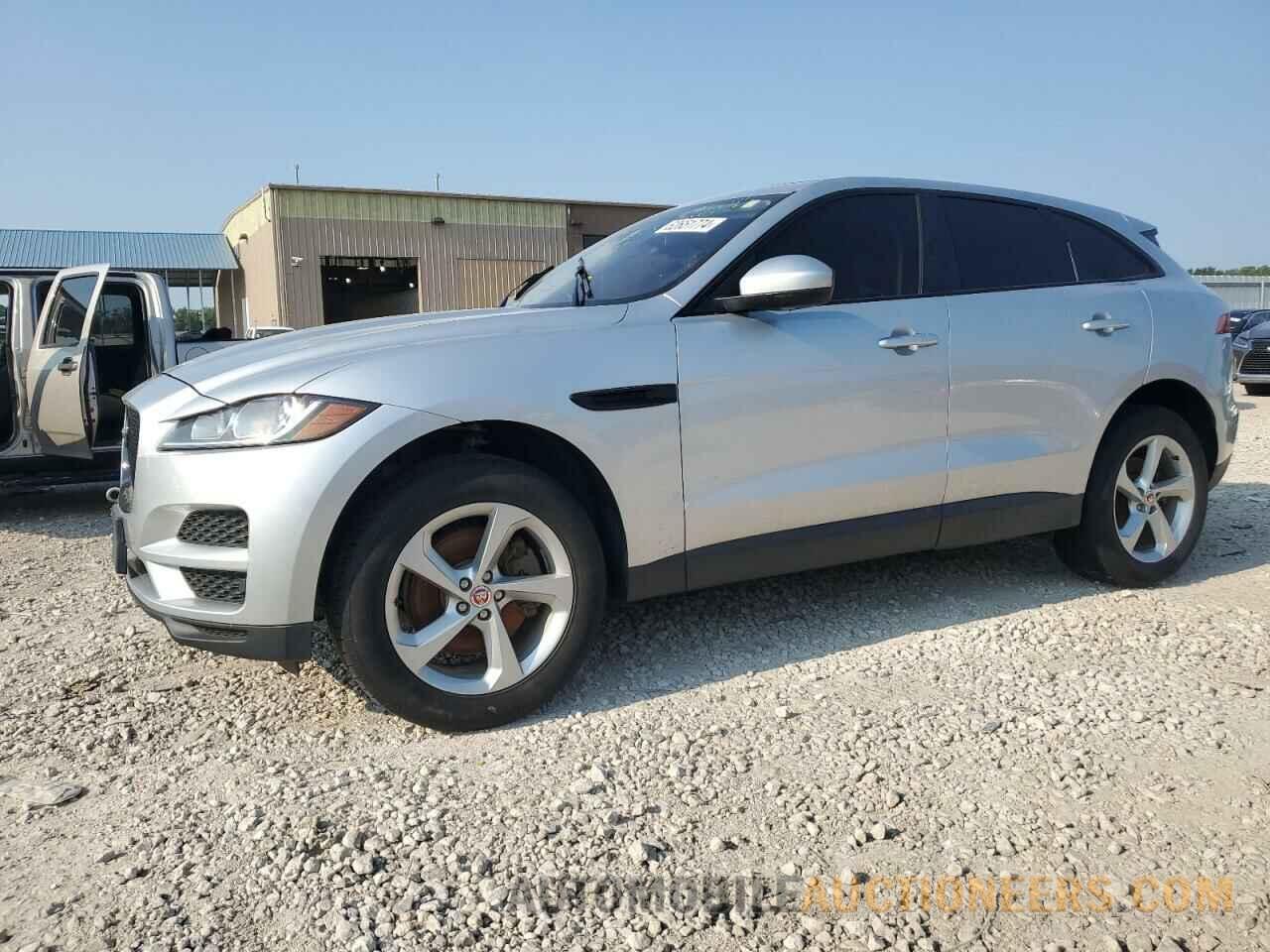 SADCJ2BV5HA068111 JAGUAR F-PACE 2017