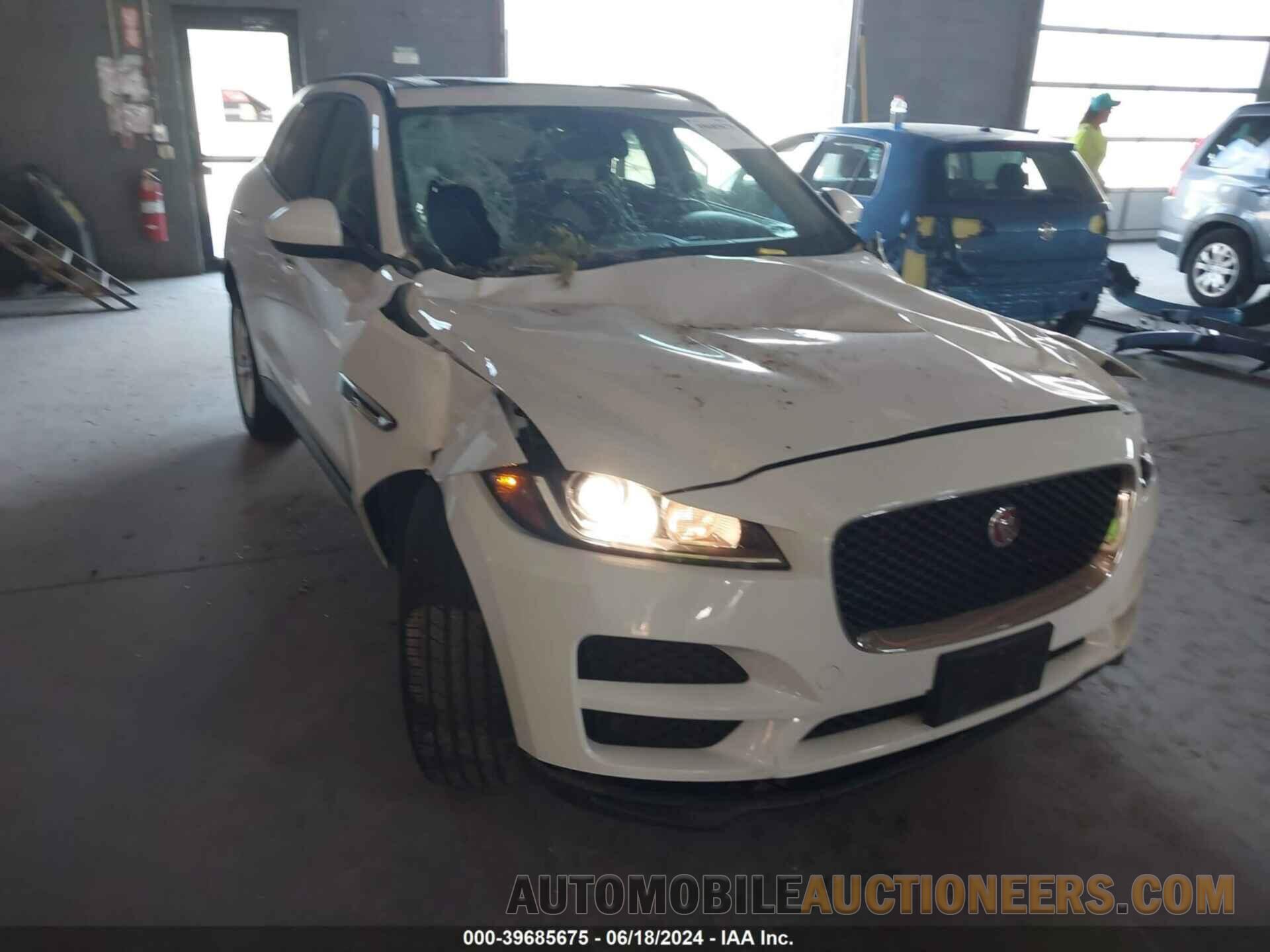 SADCJ2BV6HA489125 JAGUAR F-PACE 2017