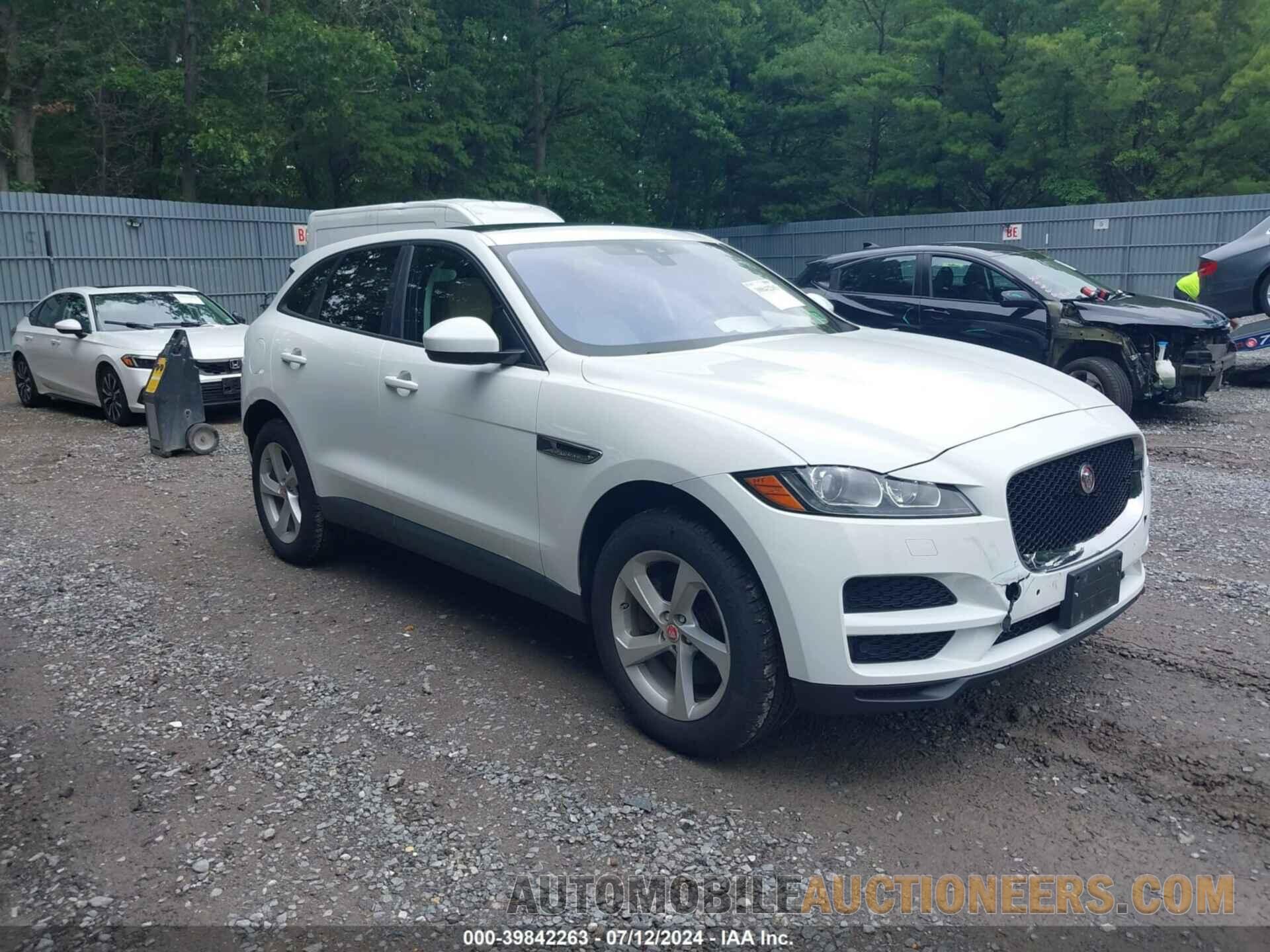 SADCJ2BV7HA056445 JAGUAR F-PACE 2017