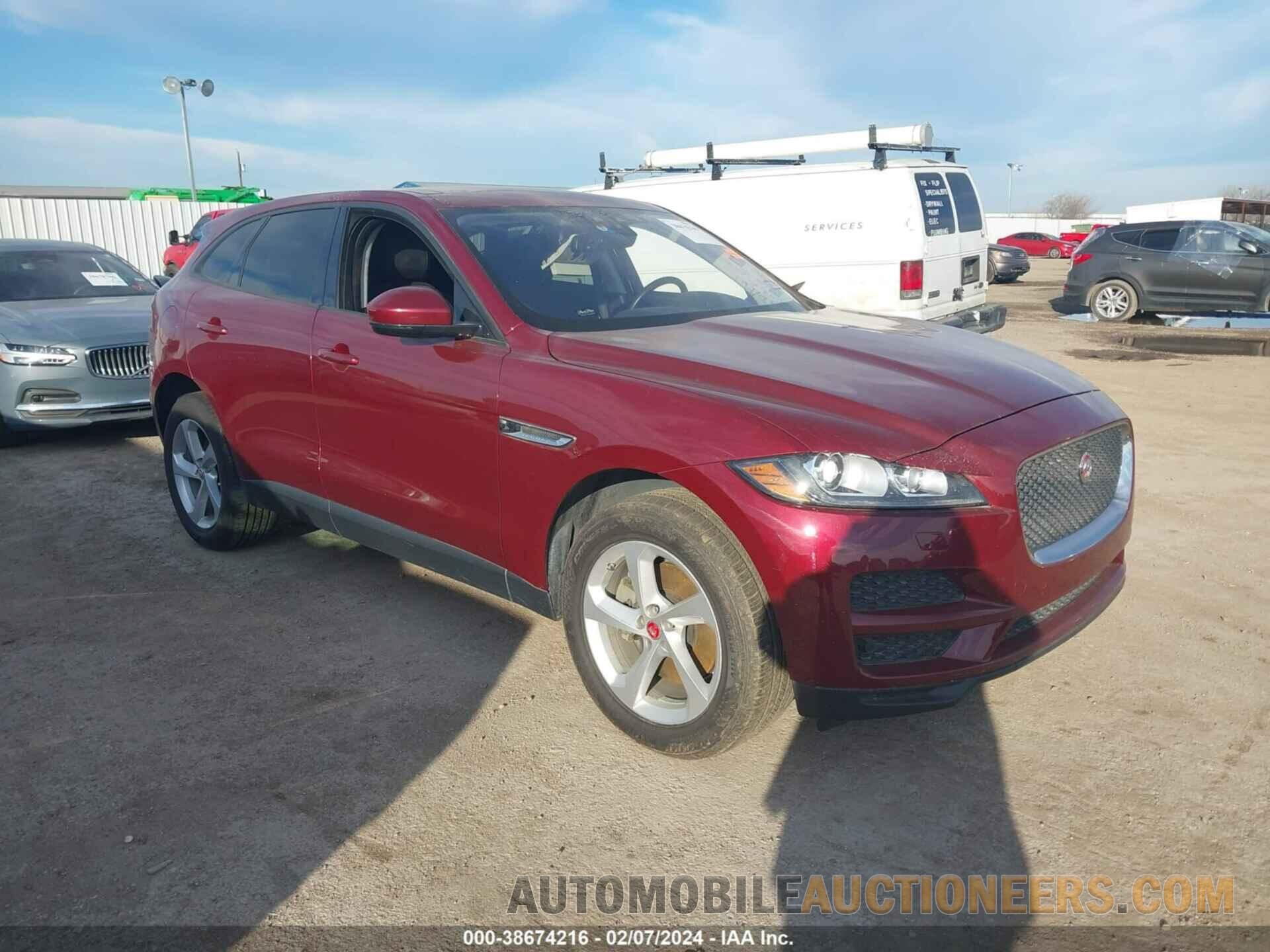 SADCJ2BV7HA057112 JAGUAR F-PACE 2017