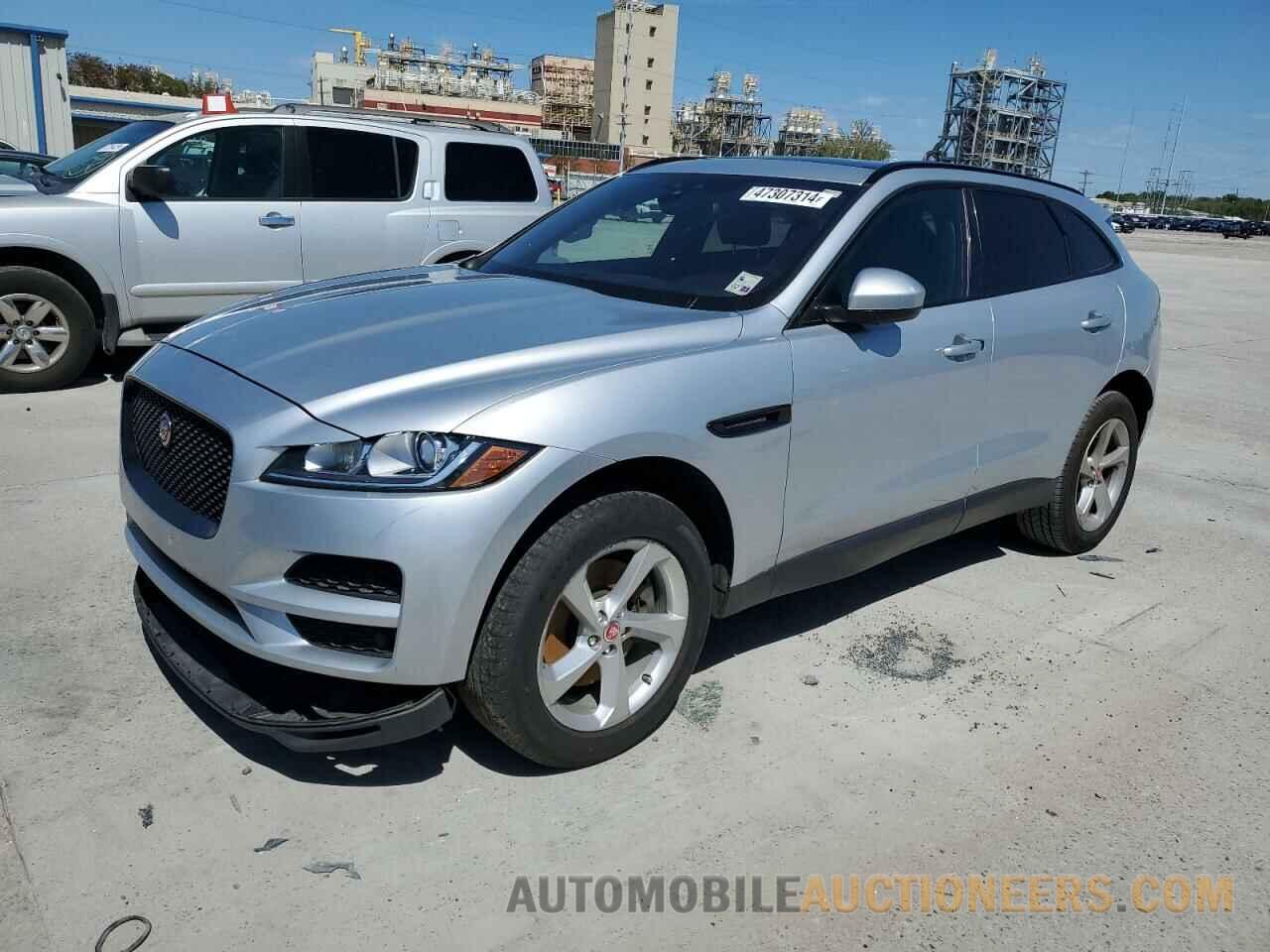 SADCJ2BV7HA885130 JAGUAR F-PACE 2017