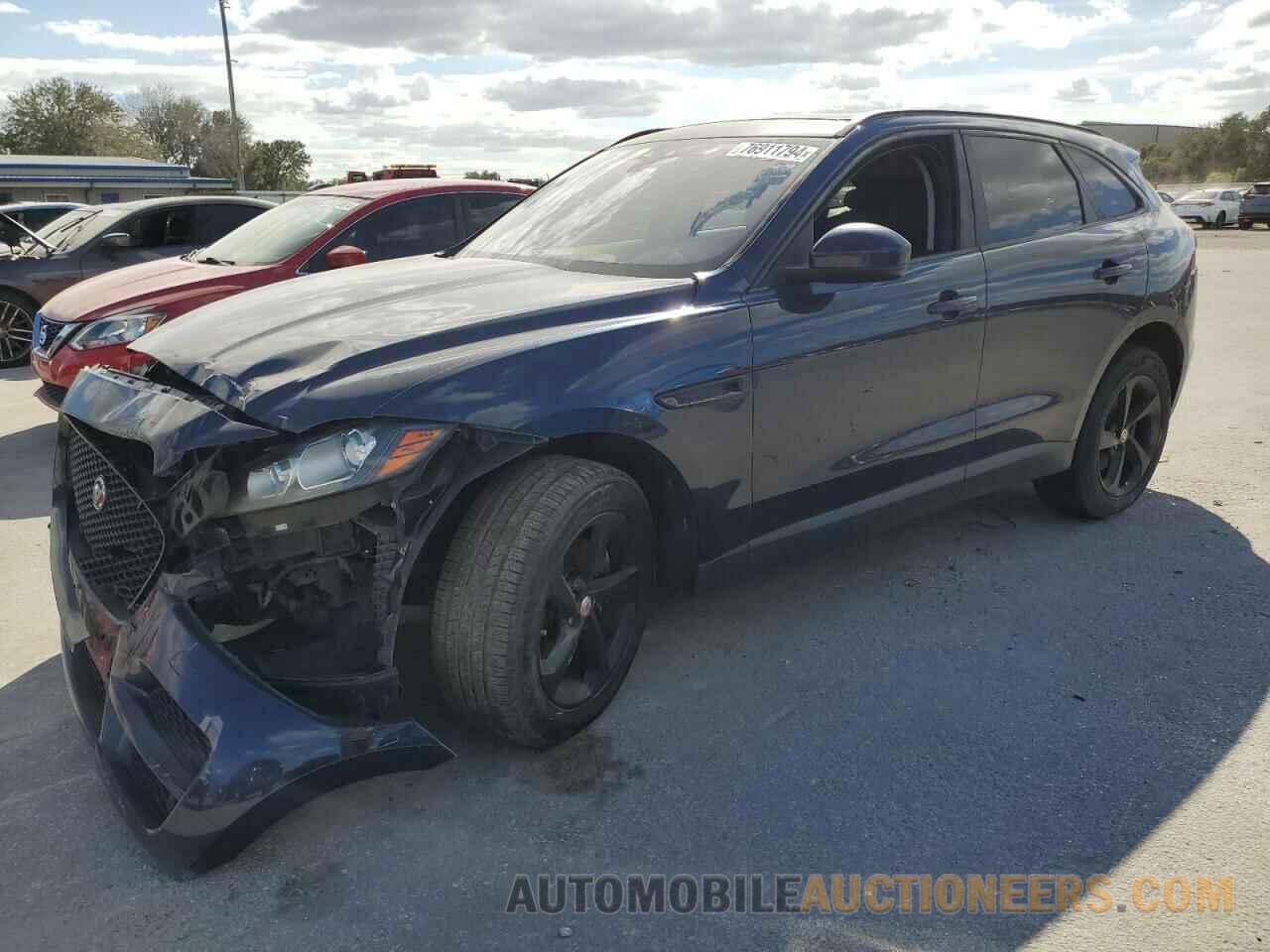 SADCJ2BV8HA058950 JAGUAR F-PACE 2017