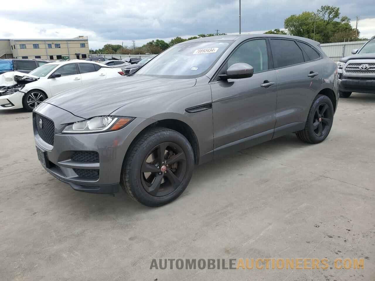 SADCJ2BV9HA056429 JAGUAR F-PACE 2017