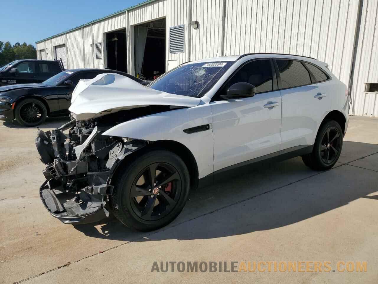 SADCJ2BV9HA493864 JAGUAR F-PACE 2017