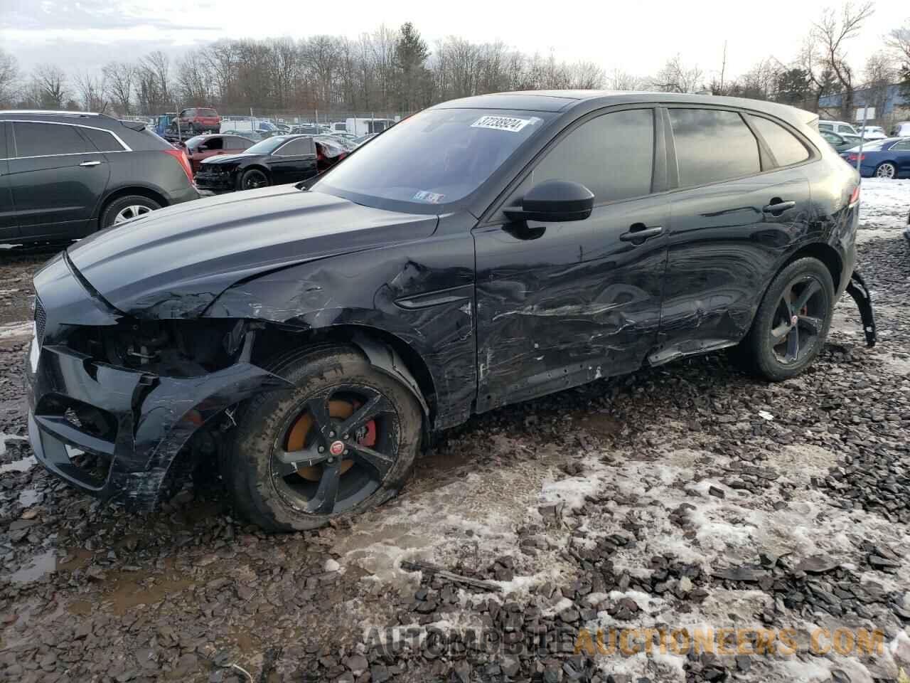 SADCJ2FX0JA275992 JAGUAR F-PACE 2018