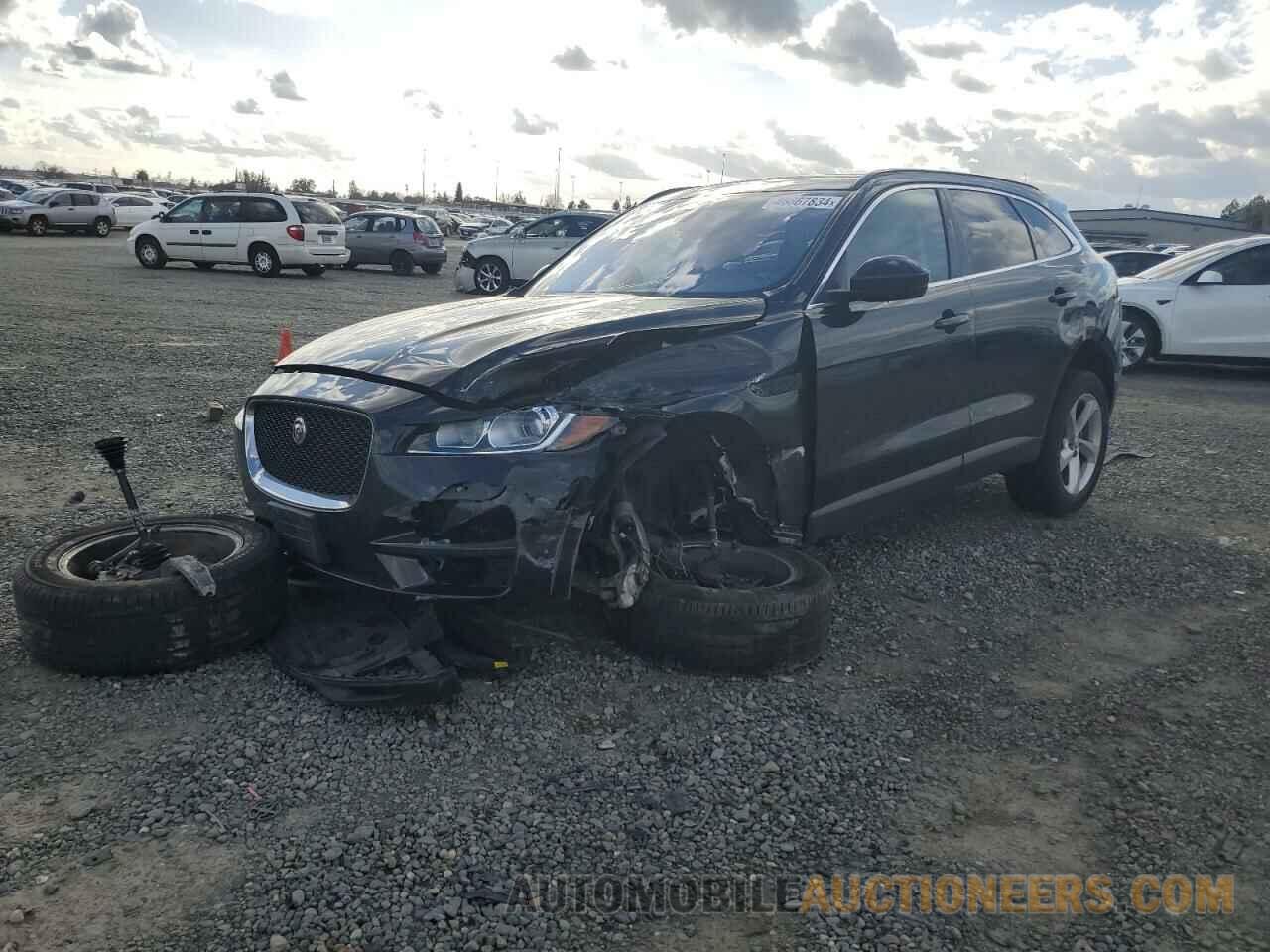 SADCJ2GX7KA368105 JAGUAR F-PACE 2019