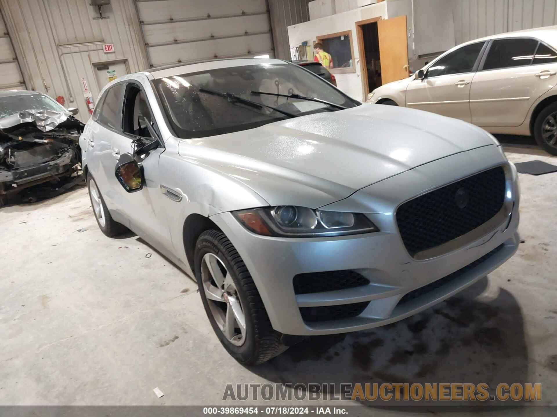 SADCJ2GX9JA236025 JAGUAR F-PACE 2018