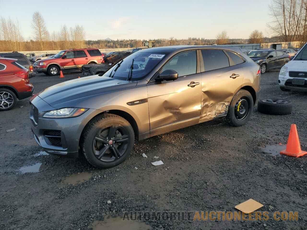 SADCL2BV3HA054511 JAGUAR F-PACE 2017