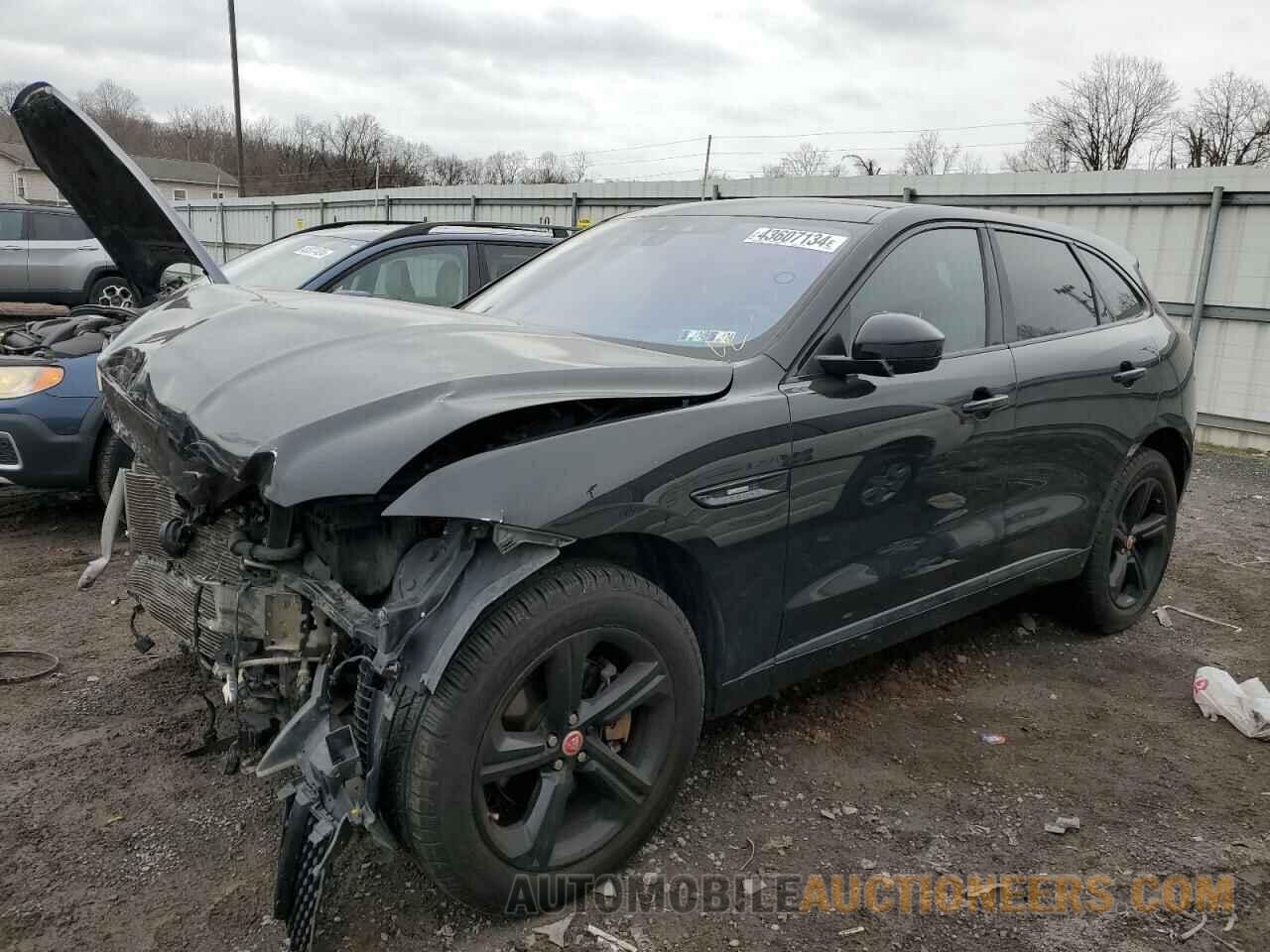 SADCL2BV9HA064427 JAGUAR F-PACE 2017