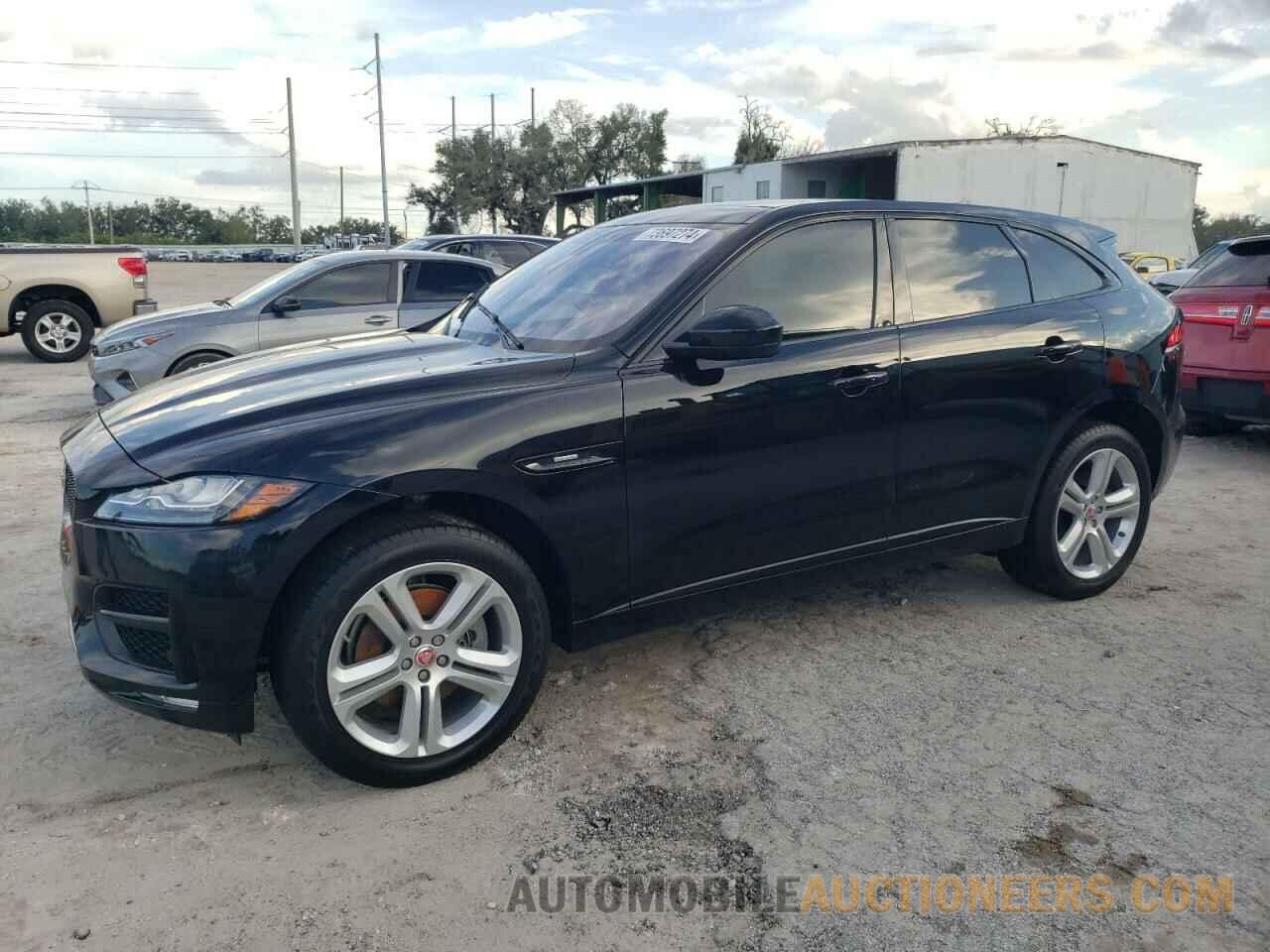 SADCL2BV9HA075976 JAGUAR F-PACE 2017