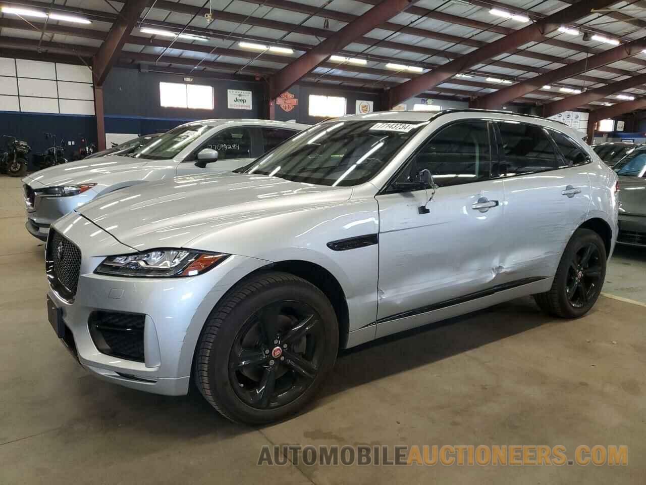 SADCL2BV9HA882742 JAGUAR F-PACE 2017