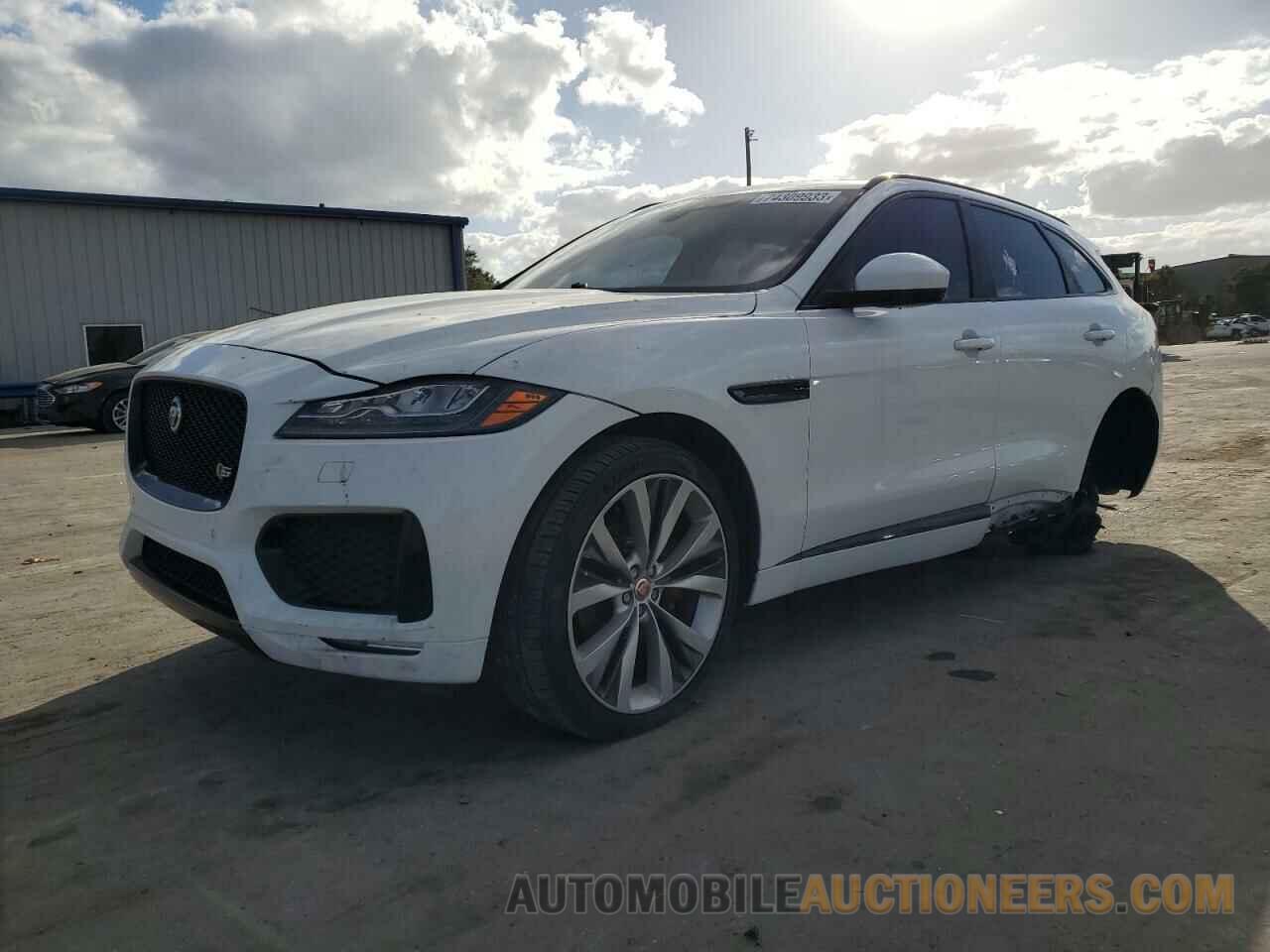 SADCM2BV8HA489988 JAGUAR F-PACE 2017