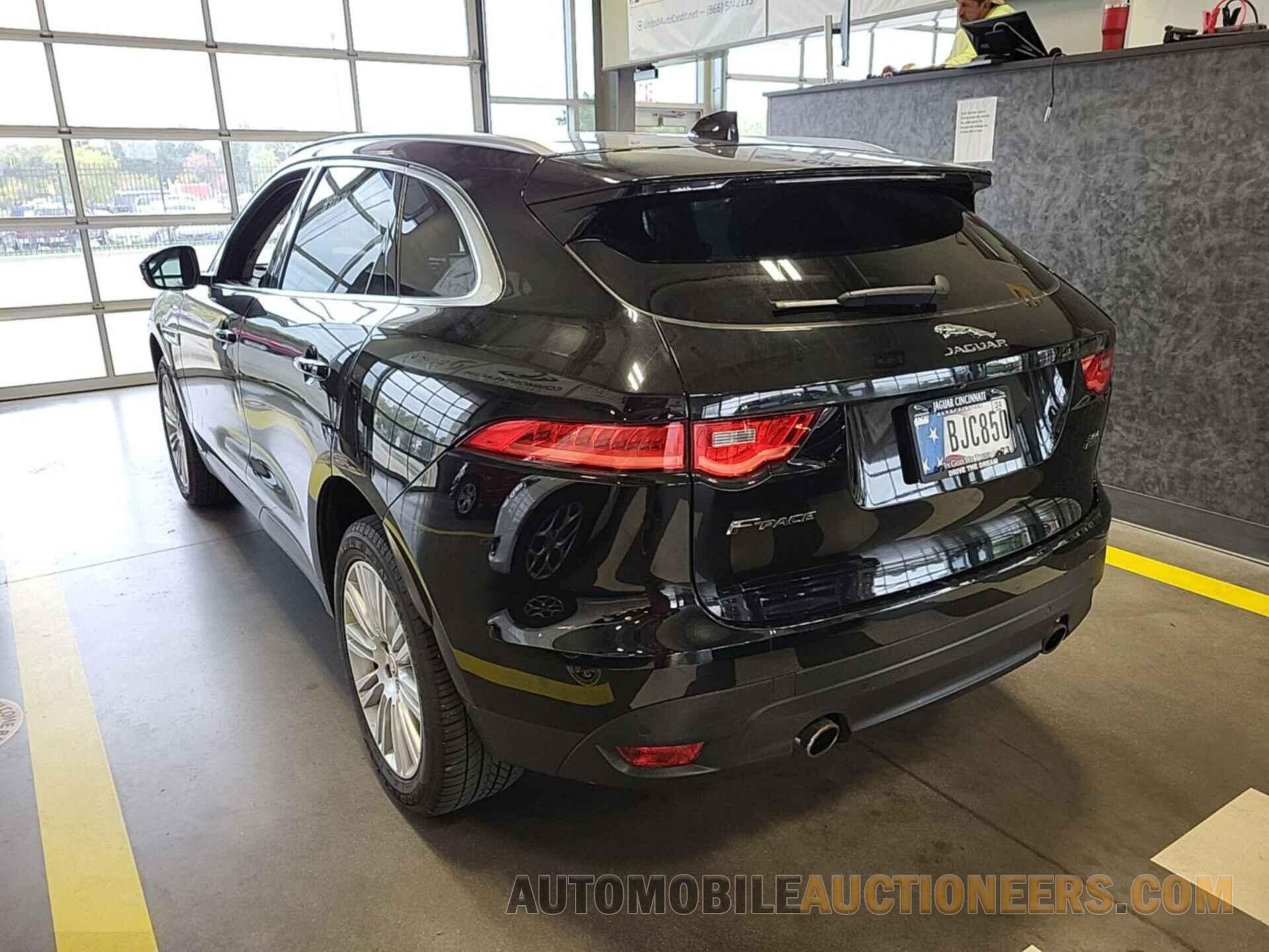 SADCN2GX1KA355709 JAGUAR F-PACE 2019