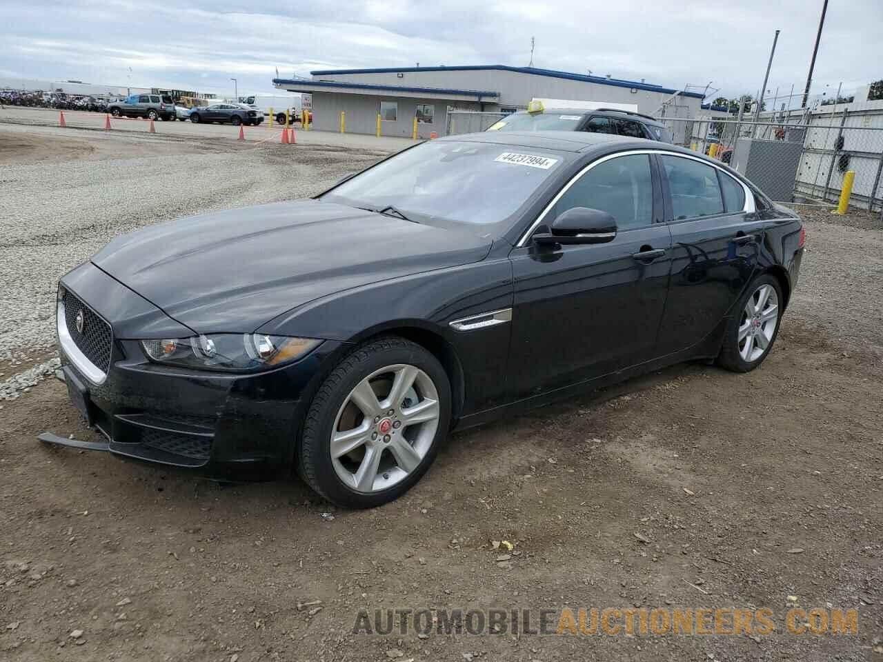 SAJAD4BG4HA978860 JAGUAR XE 2017