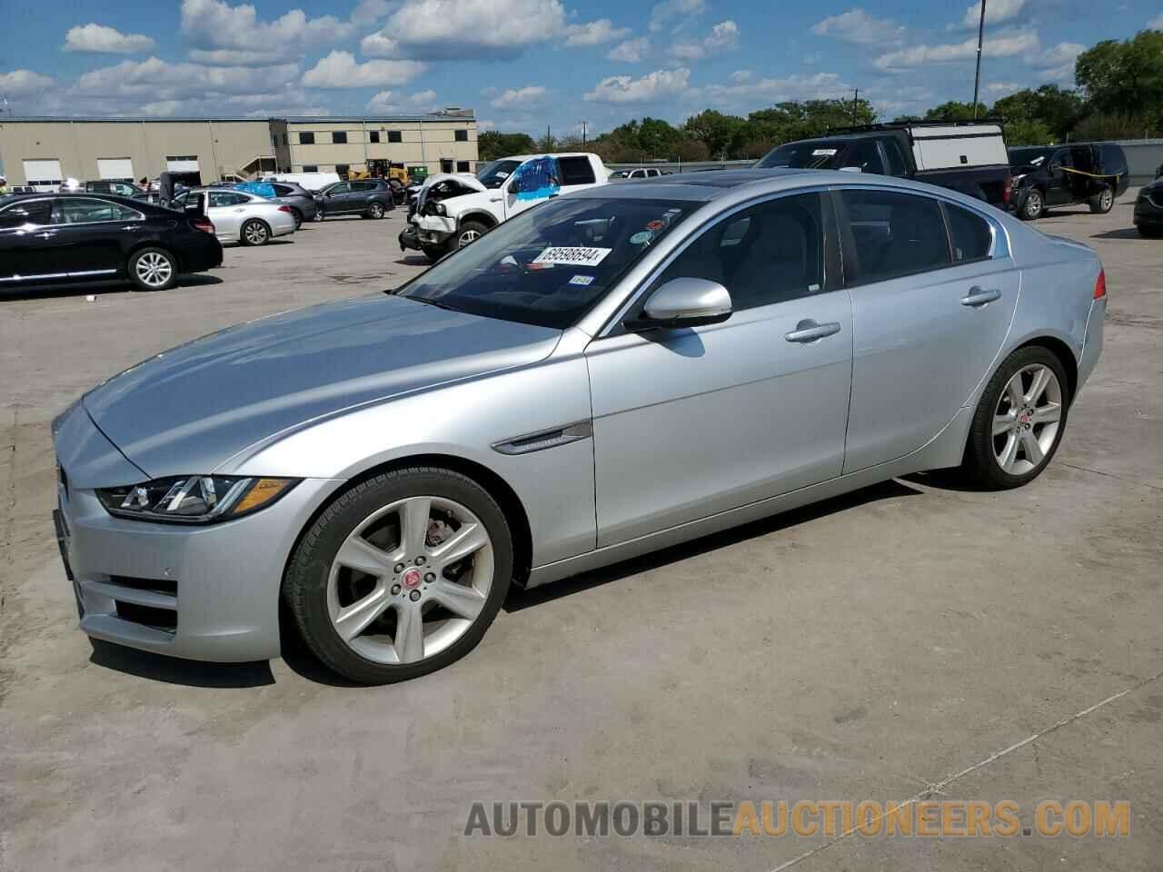 SAJAD4BN8HA970405 JAGUAR XE 2017