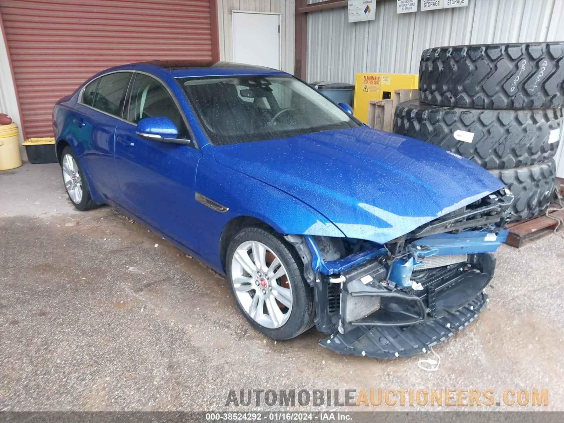 SAJAD4FX2KCP45498 JAGUAR XE 2019