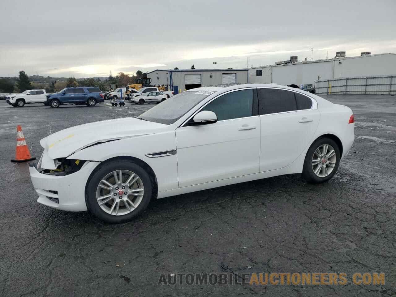 SAJAD4FX3KCP48863 JAGUAR XE 2019