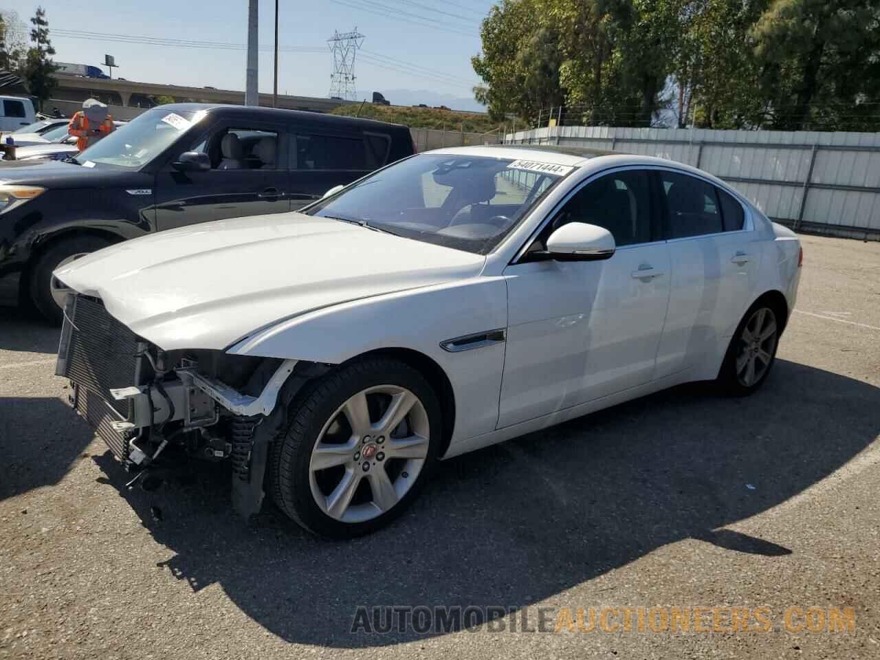 SAJAE4BG2HA955235 JAGUAR XE 2017