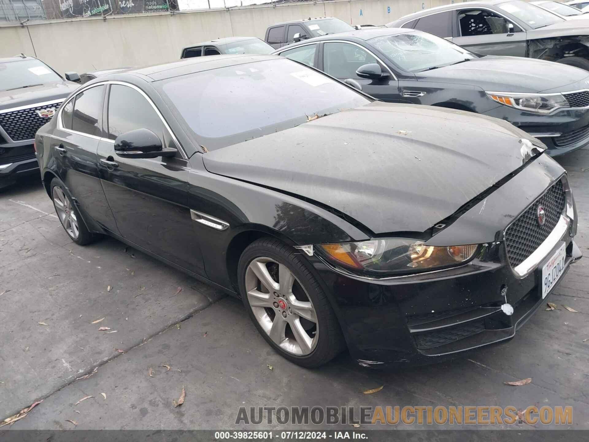 SAJAE4BG2HA964534 JAGUAR XE 2017