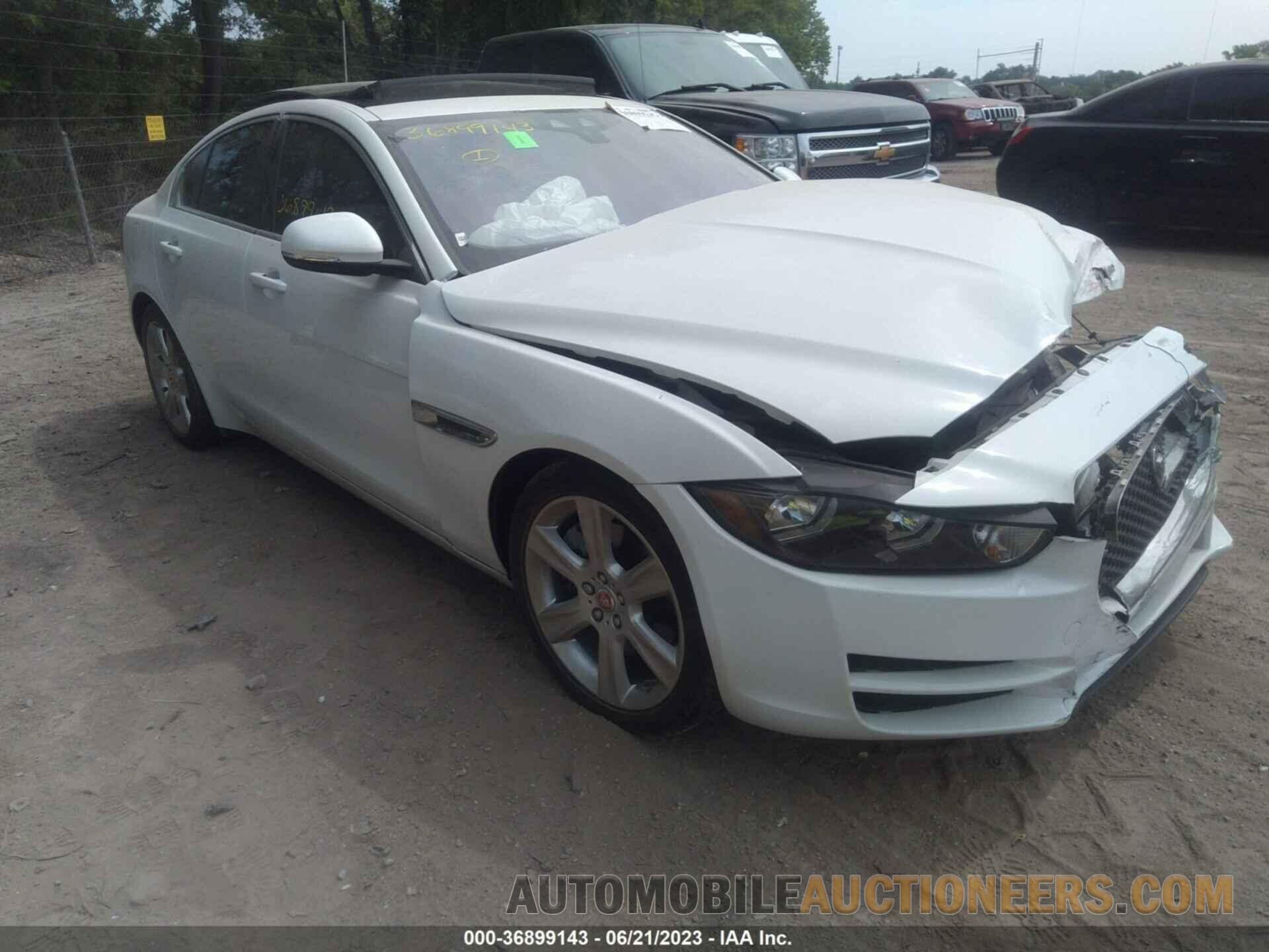 SAJAE4BG4HA961117 JAGUAR XE 2017