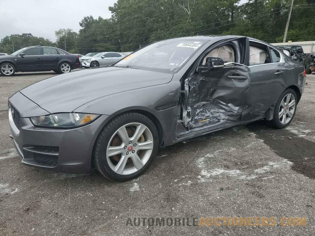 SAJAE4BG4HA964065 JAGUAR XE 2017