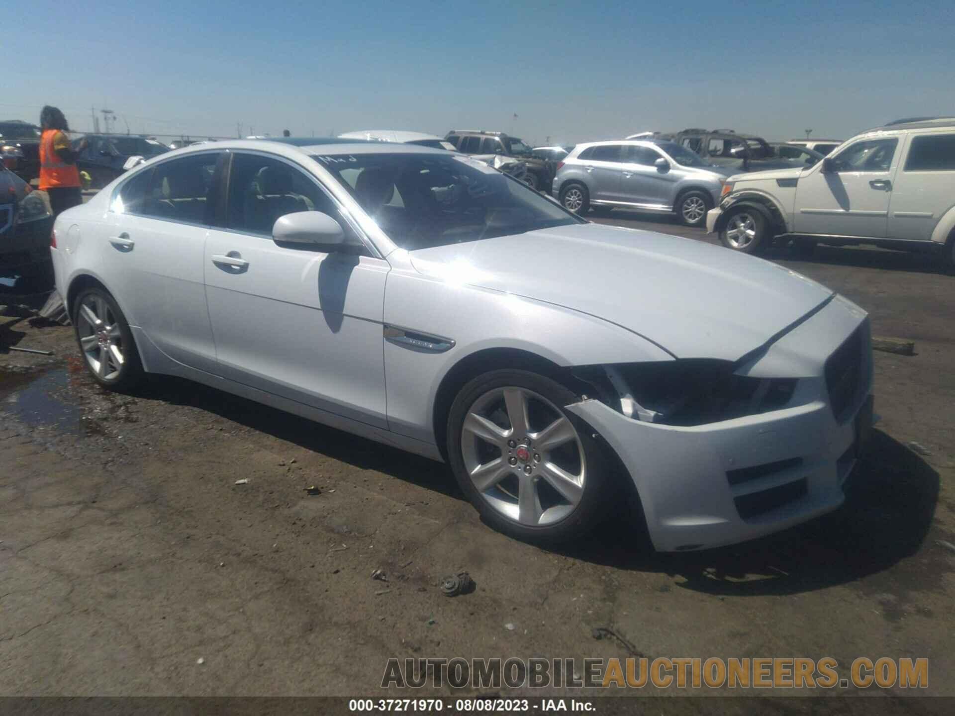 SAJAE4BG5HA957772 JAGUAR XE 2017