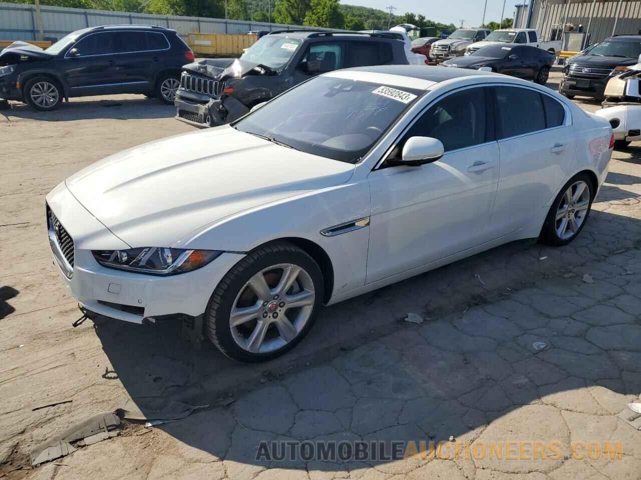 SAJAE4BG5HA964026 JAGUAR XE 2017